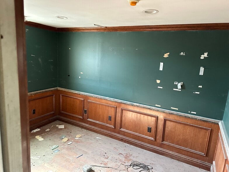 More Photos Of 13 Mill St, Port Chester Refrigeration Cold Storage For Lease