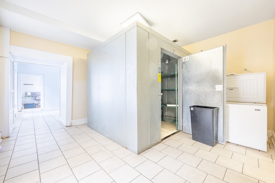 More Photos Of 336 Monmouth St, Newport Restaurant For Sale