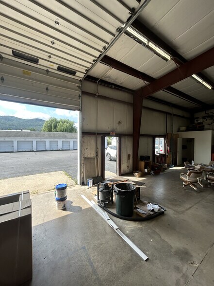 More Photos Of 205 Fleming St, Williamsport Self Storage For Lease
