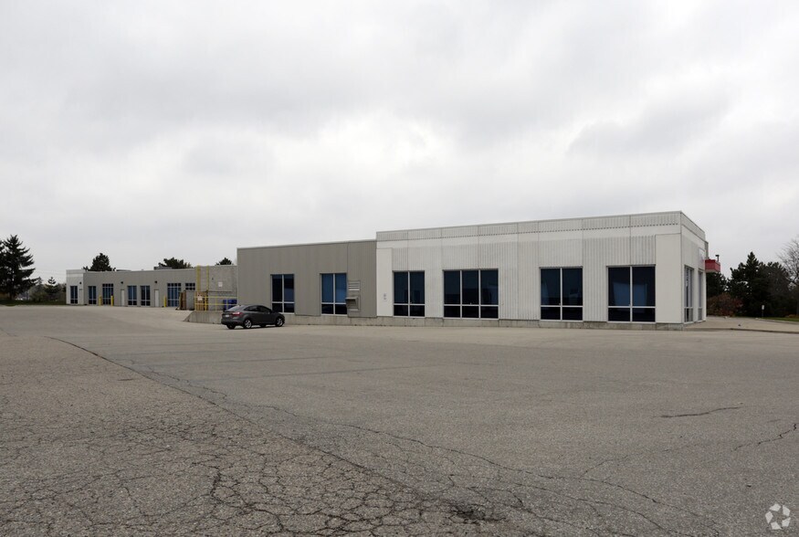 More Photos Of 60 Bathurst Dr, Waterloo Manufacturing For Lease