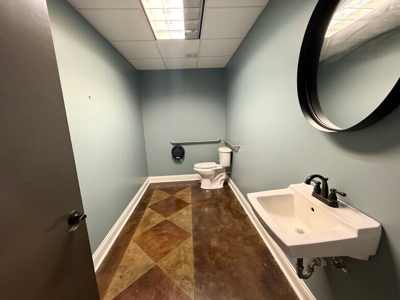 More Photos Of 113-115 W Jackson Ave, Ridgeland Unknown For Lease