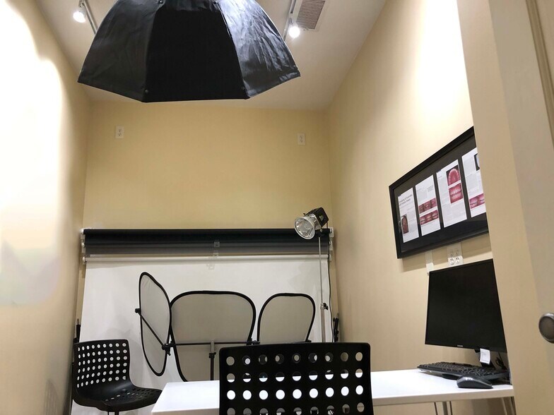 More Photos Of 1013 N Main St, Oshkosh Office For Sale