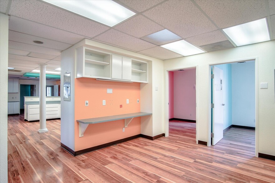More Photos Of 890 Sunset Dr, Hollister Medical For Lease