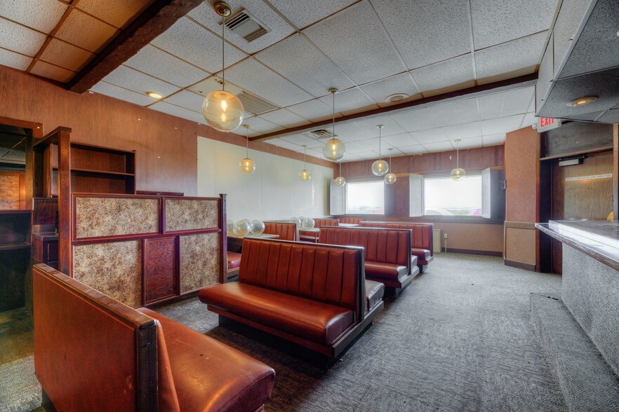 More Photos Of 421 7th St E, Saint Paul Restaurant For Sale