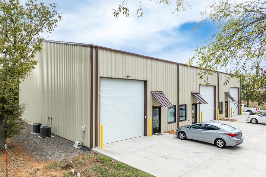 More Photos Of 545 Reed Ln, Gunter Unknown For Lease