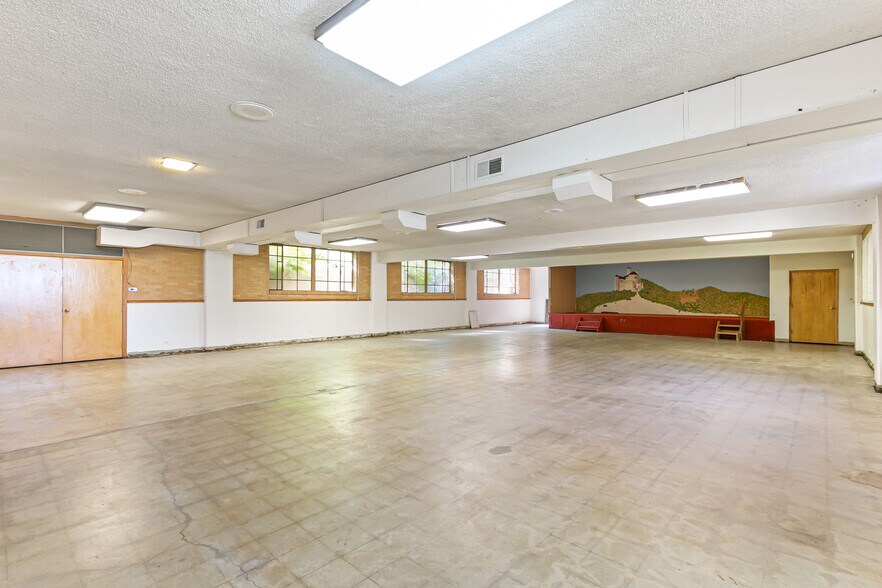 More Photos Of 3955-3995 N Irving St, Denver Religious Facility For Lease