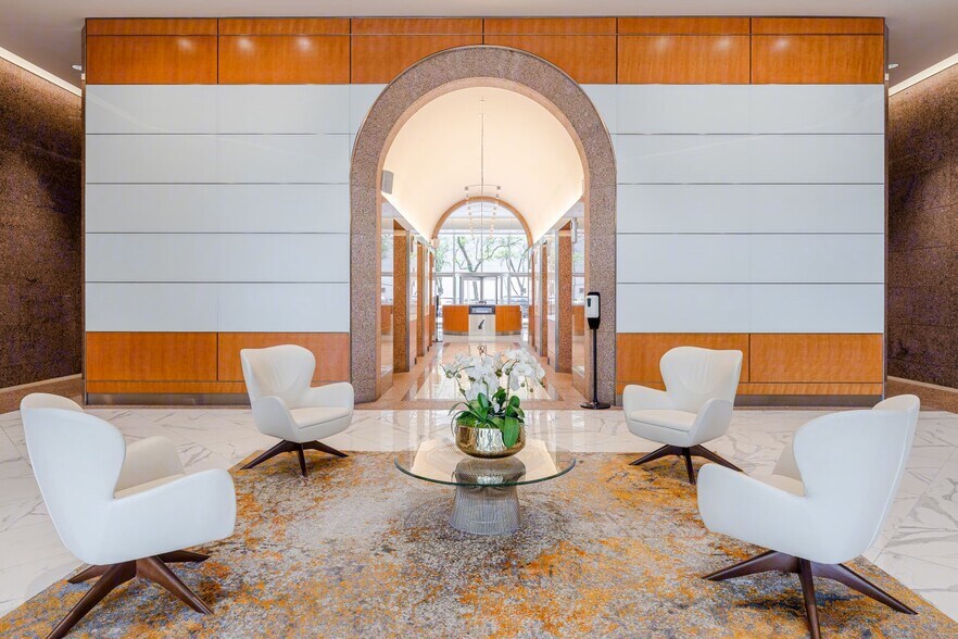 More Photos Of 5950 Berkshire Ln, Dallas Office For Lease