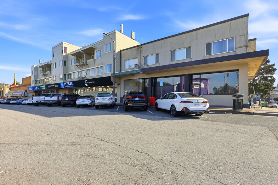 More Photos Of 699 Portola Dr, San Francisco General Retail For Lease