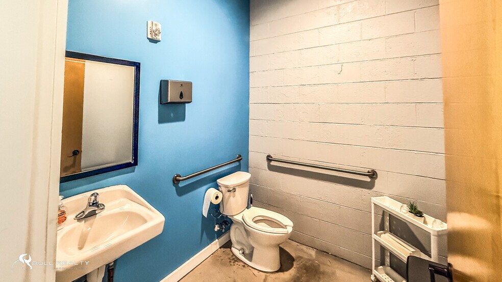 More Photos Of 1358 Glenwood Ave SE, Atlanta Freestanding For Sale