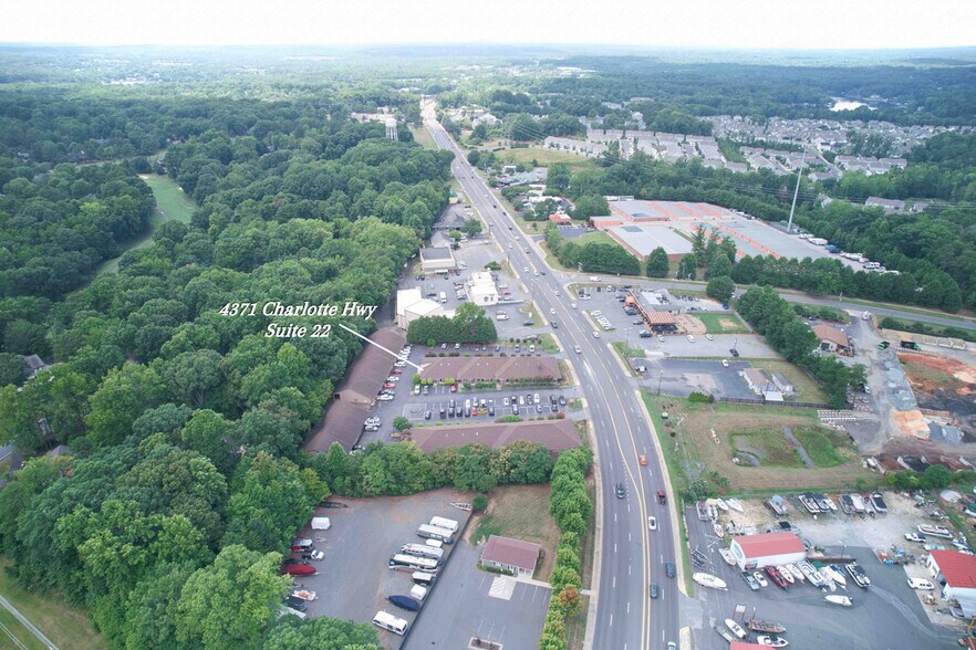 More Photos Of 4371 Charlotte Hwy, Clover Office For Sale