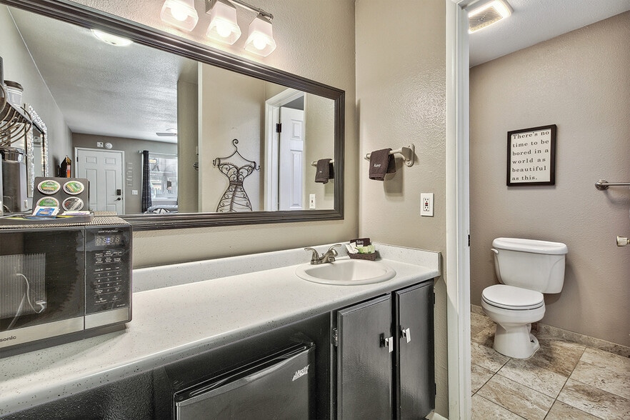 More Photos Of 1072 Ski Run Blvd, South Lake Tahoe Hotel For Sale