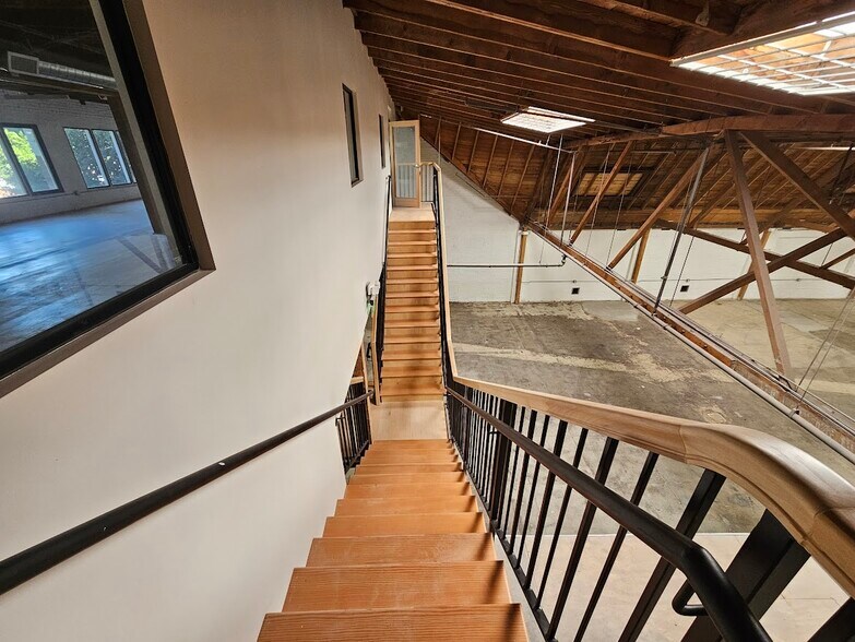 More Photos Of 1810 W Pico Blvd, Los Angeles Warehouse For Lease