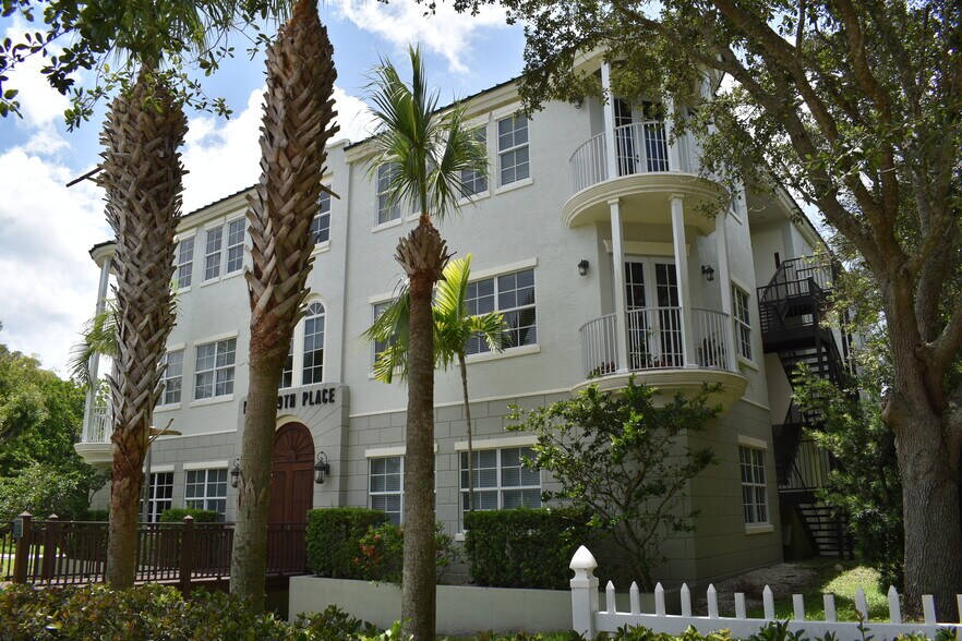 More Photos Of 1705 19th Pl, Vero Beach Office For Lease
