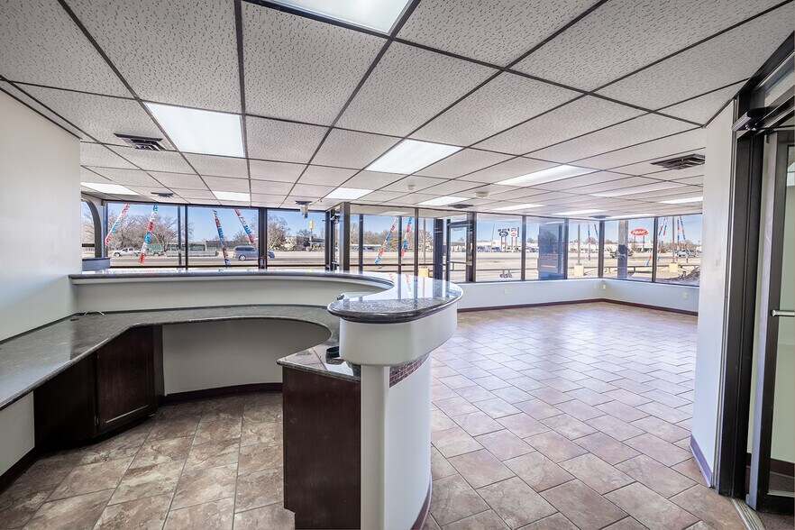 More Photos Of 11209 W Kellogg, Wichita Auto Dealership For Sale