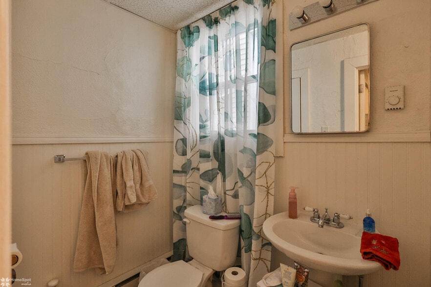 More Photos Of 301 E Bertsch St, Lansford Apartments For Sale