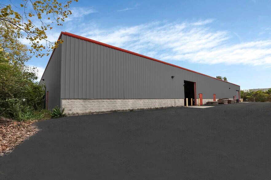 More Photos Of 850 Kaderly Dr, Columbus Warehouse For Lease