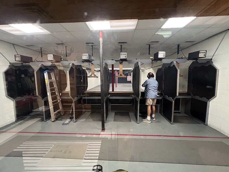 More Photos Of 1770 FM 156 N, Krum Showroom For Sale