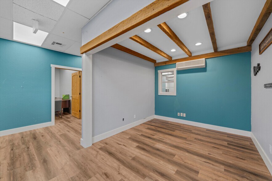 More Photos Of 605 Towne Oaks Dr, Waco Freestanding For Lease