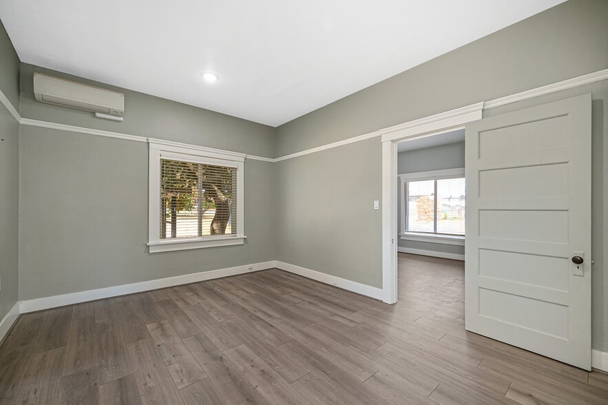 More Photos Of 19435 East St, Woodland Specialty For Sale