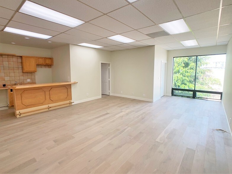 More Photos Of 935 N Vignes St, Los Angeles Auto Dealership For Lease