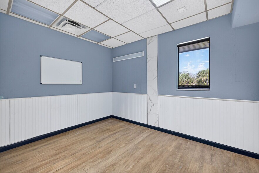 More Photos Of 45 Barkley Cir, Fort Myers Medical For Lease