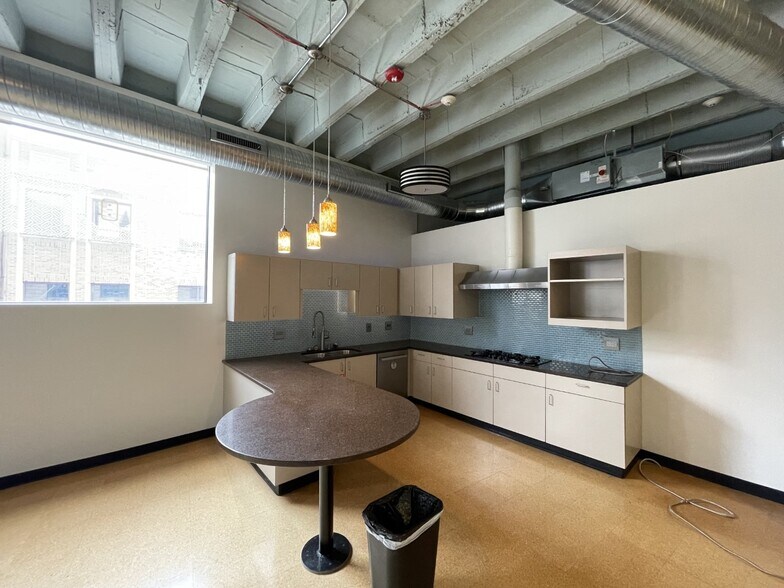 More Photos Of 1720 Wyandotte St, Kansas City Office For Lease