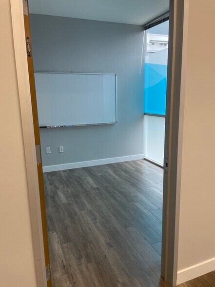 More Photos Of 2332 Cotner Ave, Los Angeles Loft Creative Space For Lease