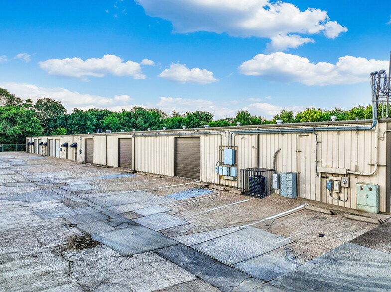 More Photos Of 2423 Greens Rd, Houston Unknown For Lease