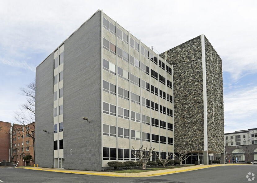 Primary Photo Of 803 W Broad St, Falls Church Office For Lease