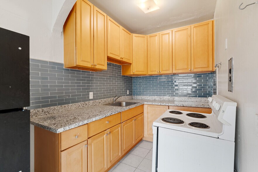 More Photos Of 2100 51st Ave, Oakland Apartments For Sale