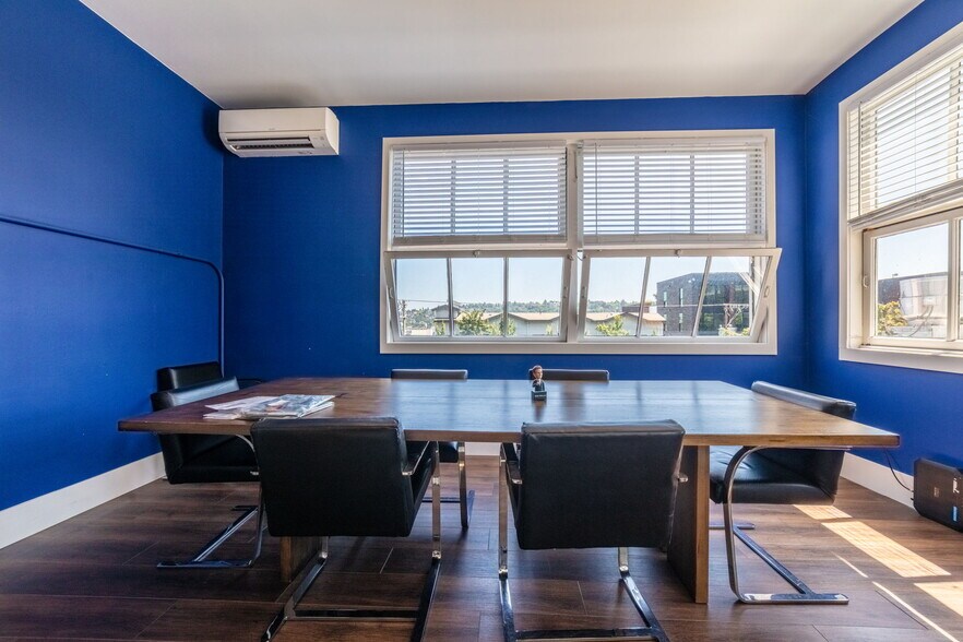 More Photos Of 1607 Dexter Ave N, Seattle Office For Lease