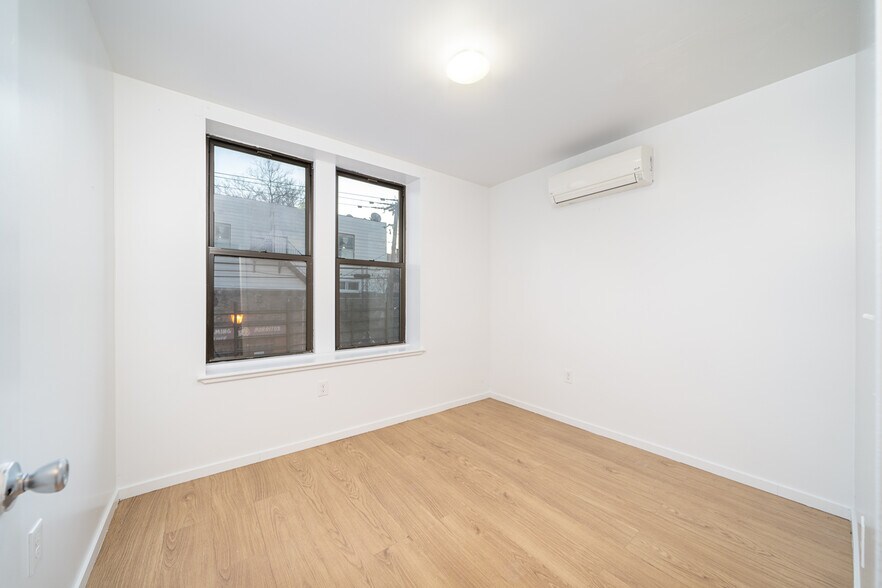 More Photos Of 4701-4705 Park Ave, Union City Apartments For Sale