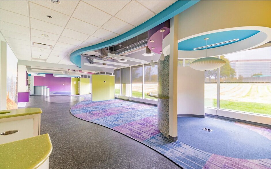 More Photos Of 20500 Civic Center Dr, Southfield Office For Sale
