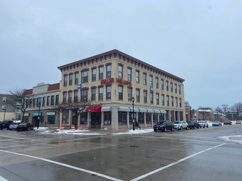 More Photos Of 701-703 N 8th St, Sheboygan Office For Lease