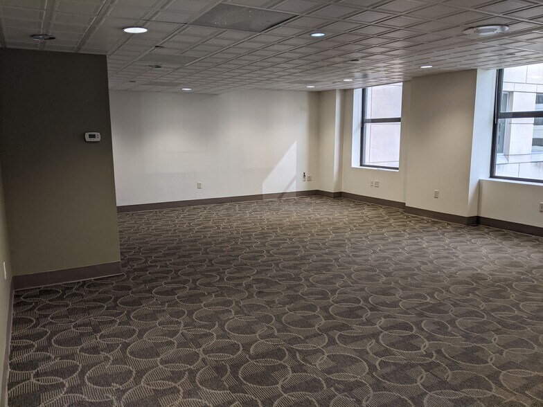 More Photos Of 112 S Tryon St, Charlotte Office Residential For Sale