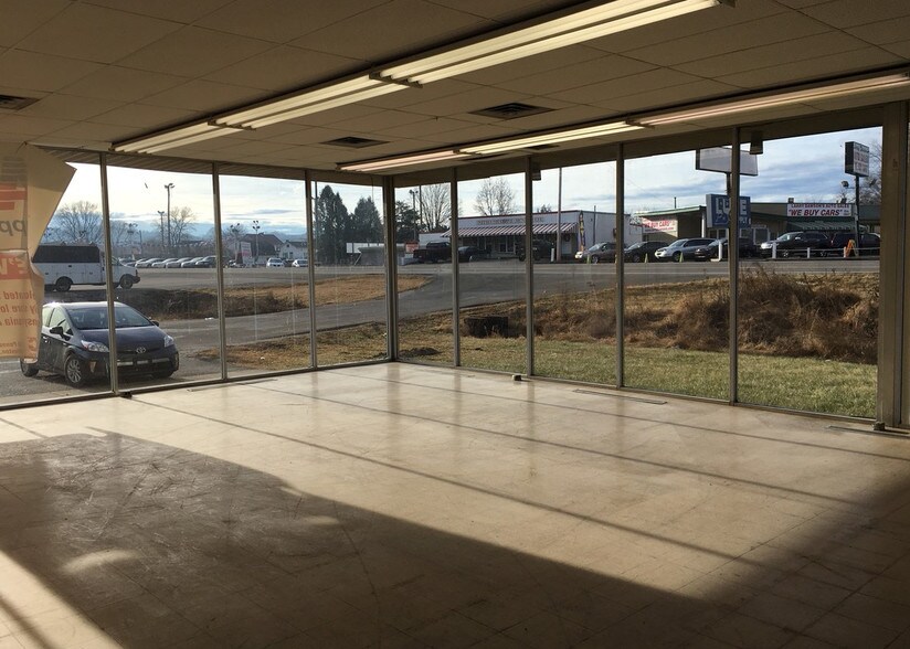 More Photos Of 415 1st Ave, Nitro Industrial For Sale