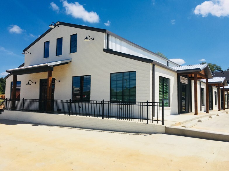 More Photos Of 16735 Gresham Cir, Flint Loft Creative Space For Lease