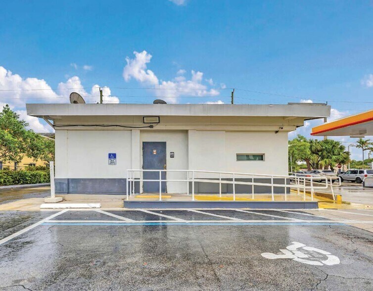More Photos Of 815 N Federal Hwy, Hollywood Service Station For Sale