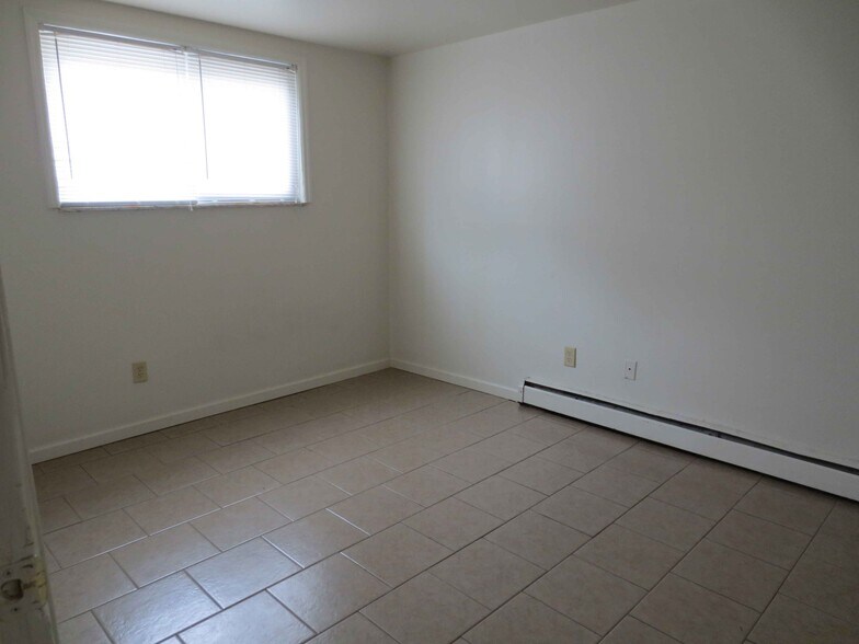 More Photos Of 8400-8414 Anthony Wayne Ave, Cincinnati Apartments For Sale