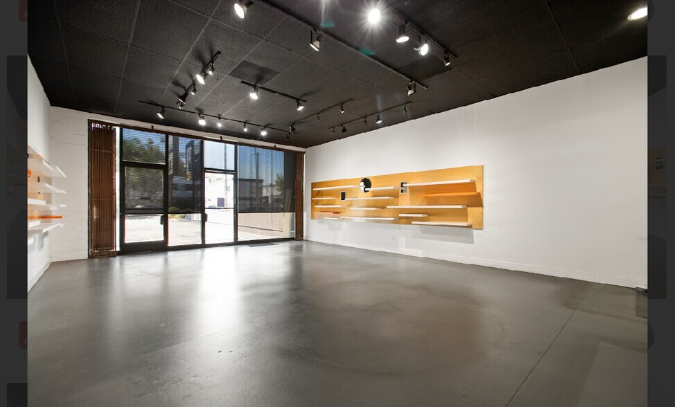 More Photos Of 11935-11945 Ventura Blvd, Studio City Storefront For Lease
