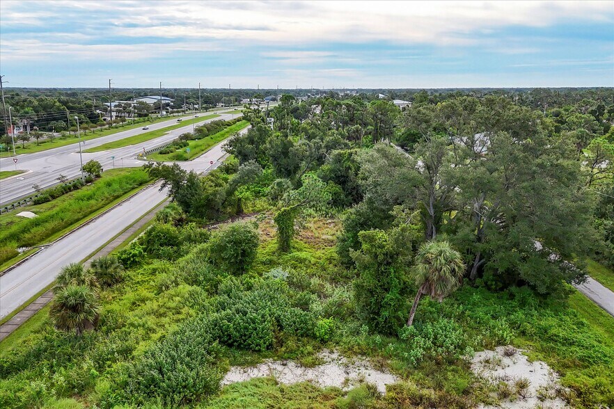 More Photos Of 3279 S Access Rd, Englewood Freestanding For Sale
