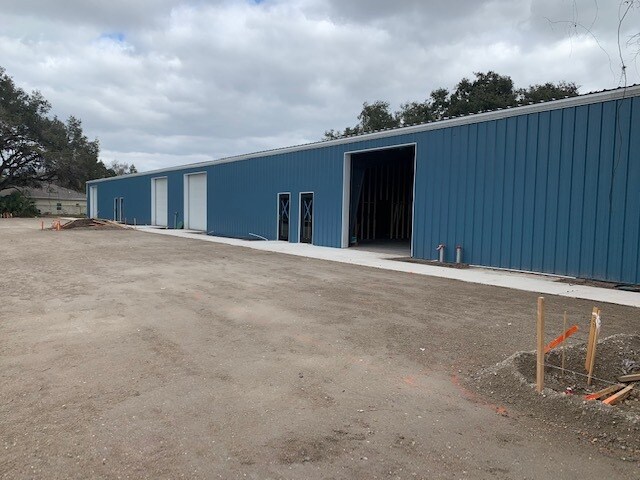 More Photos Of 7304 Causeway, Tampa Light Distribution For Lease