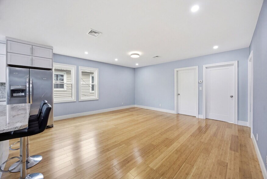 More Photos Of 96 Coale Ave, Staten Island Multifamily For Sale