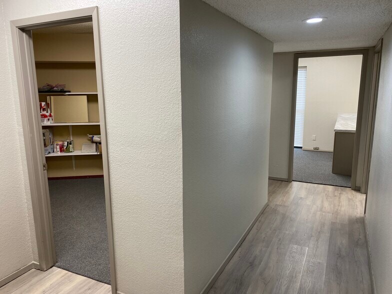 More Photos Of 522 Benson Ln, Roanoke Office For Lease