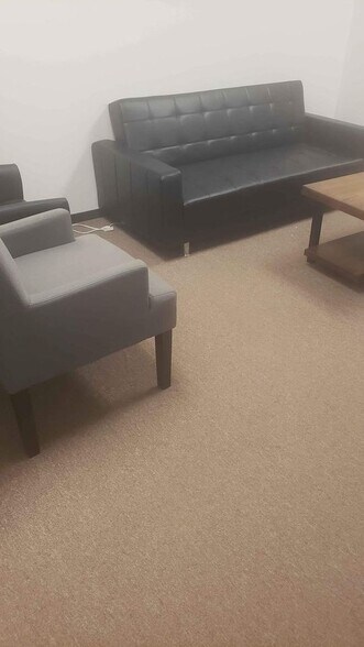 More Photos Of 20M Henshaw St, Woburn Office For Lease