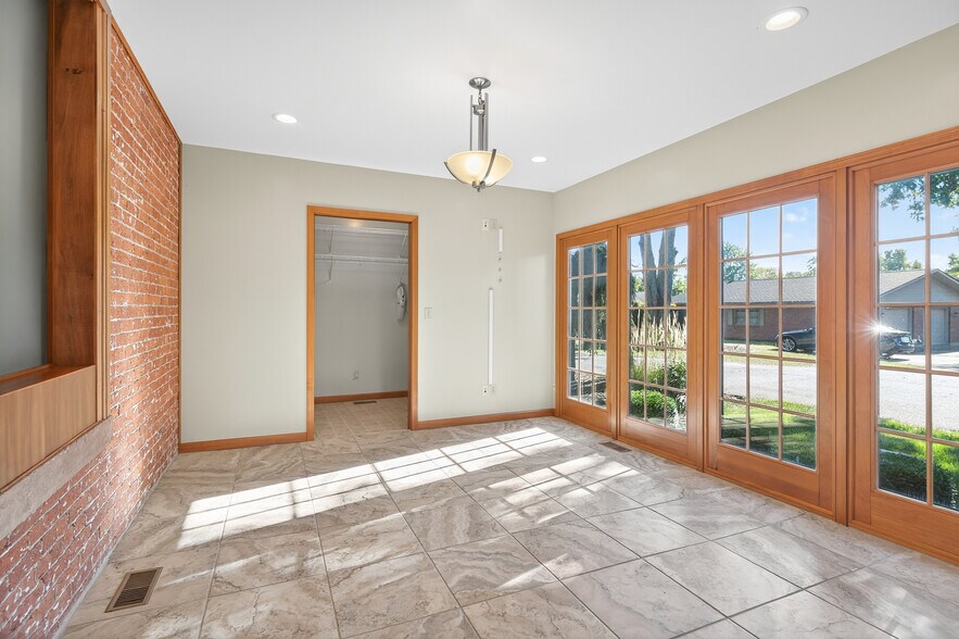 More Photos Of 1441 Saint Marys Ave, Sidney Office For Sale