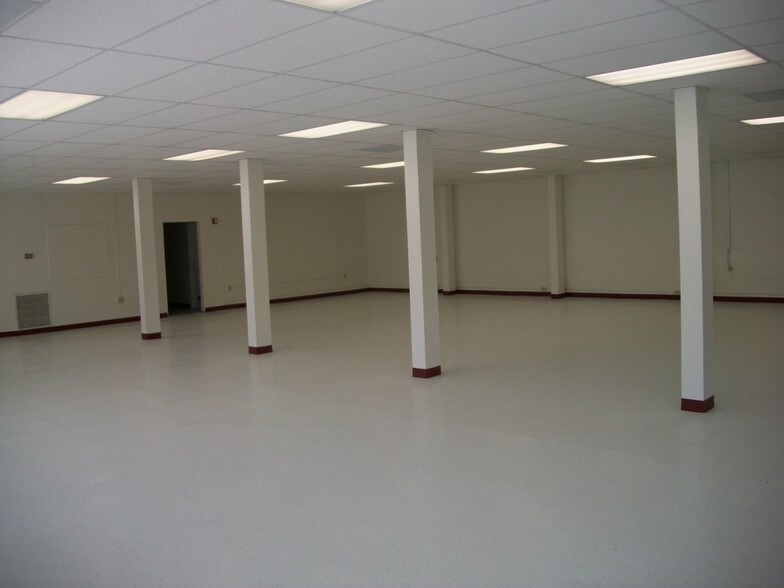 More Photos Of 203A Bisbee Rd, Bisbee Warehouse For Sale