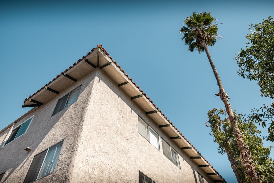 More Photos Of 6121 Woodman Ave, Van Nuys Apartments For Sale