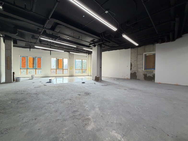 More Photos Of 411 Meeker Ave, Brooklyn Apartments For Lease