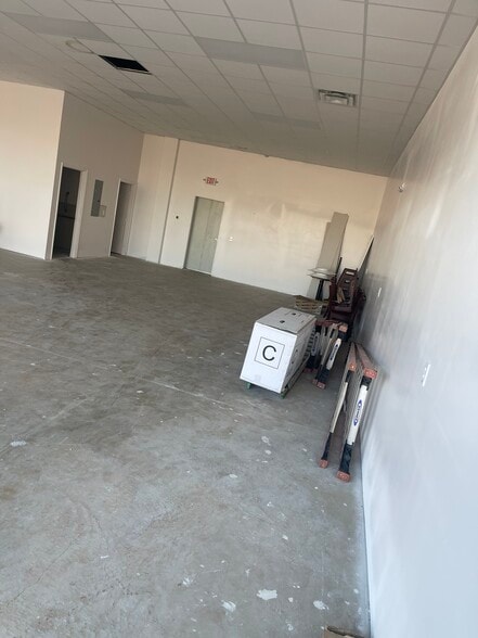 More Photos Of 2712 W Kenosha St, Broken Arrow Storefront Retail Office For Lease